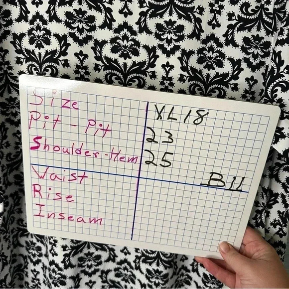 Lands in swim shirt in Black & White an excellent condition beach coastal top - Picture 8 of 8